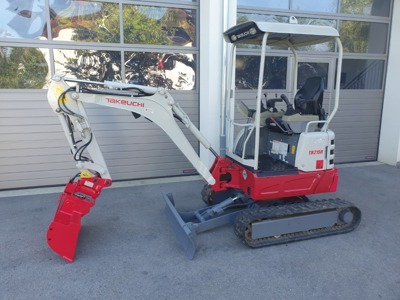 Bagger Takeuchi TB 215R