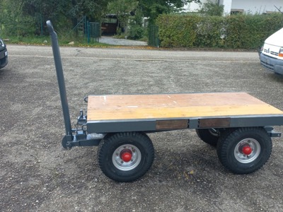 Handlicher Schwerlastanhänger 90 cm x 190 cm + , mit Achsschenkellenkung / 4 Radlenkung , Brückenauszug , Nutzlast 3000kg für Stapler Hubstapler Gabelstapler / Dumper usw.