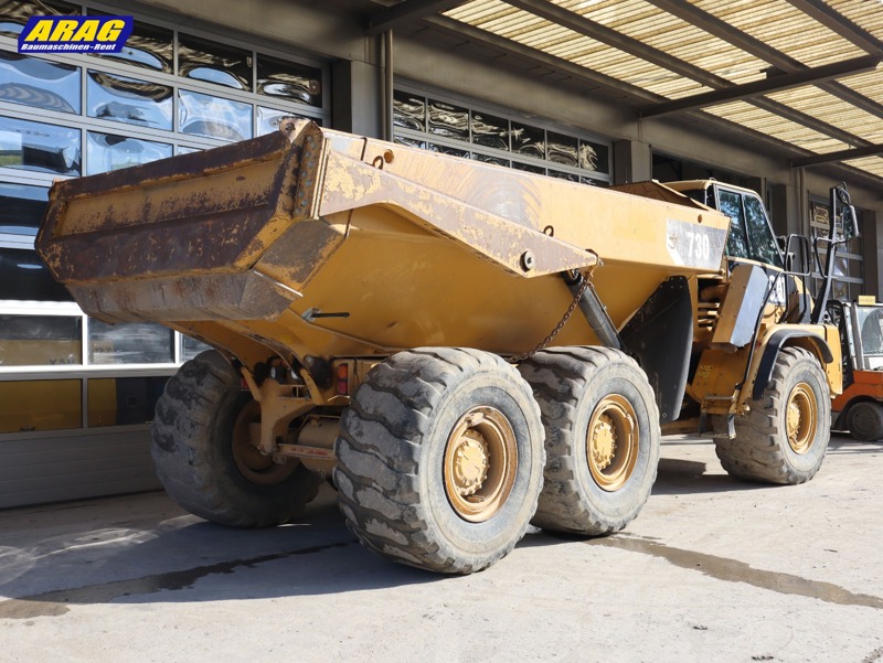 536fa24c-04a3-454b-8b68-20b665f42313-caterpillar_730_0000003928_04.jpg