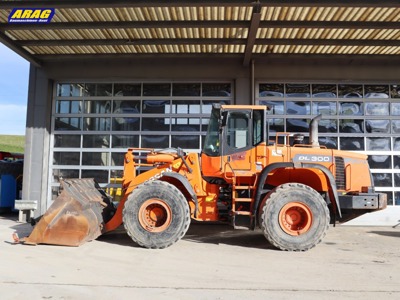 Doosan DL300 Radlader