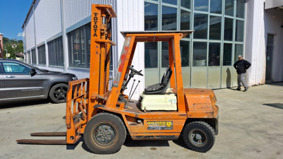 Stapler Toyota 70 FD 28