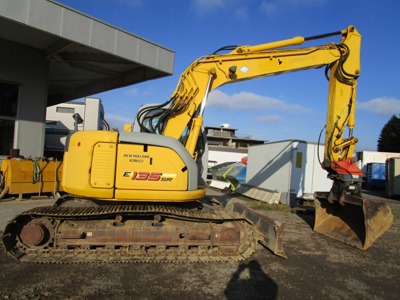 Raupenbagger Kobelco 135SR