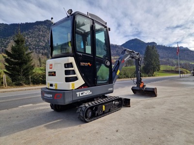 Bagger Minibagger Terex TC22 mit Abbauhammer