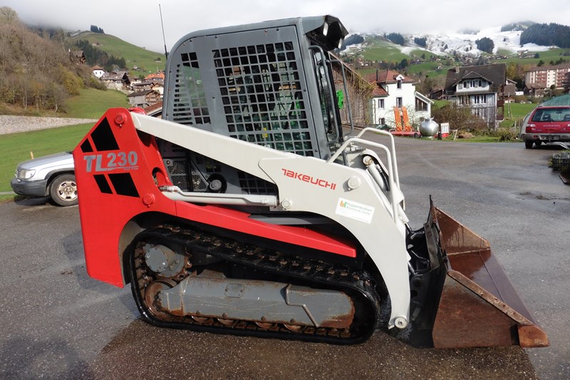 chargeuse a chenilles takeuchi tl 230hf